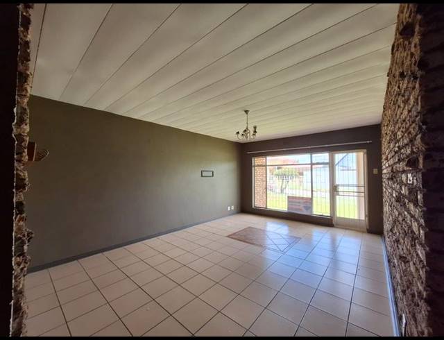 3 BEDROOM PROPERTY TO RENT IN GREENHILLS